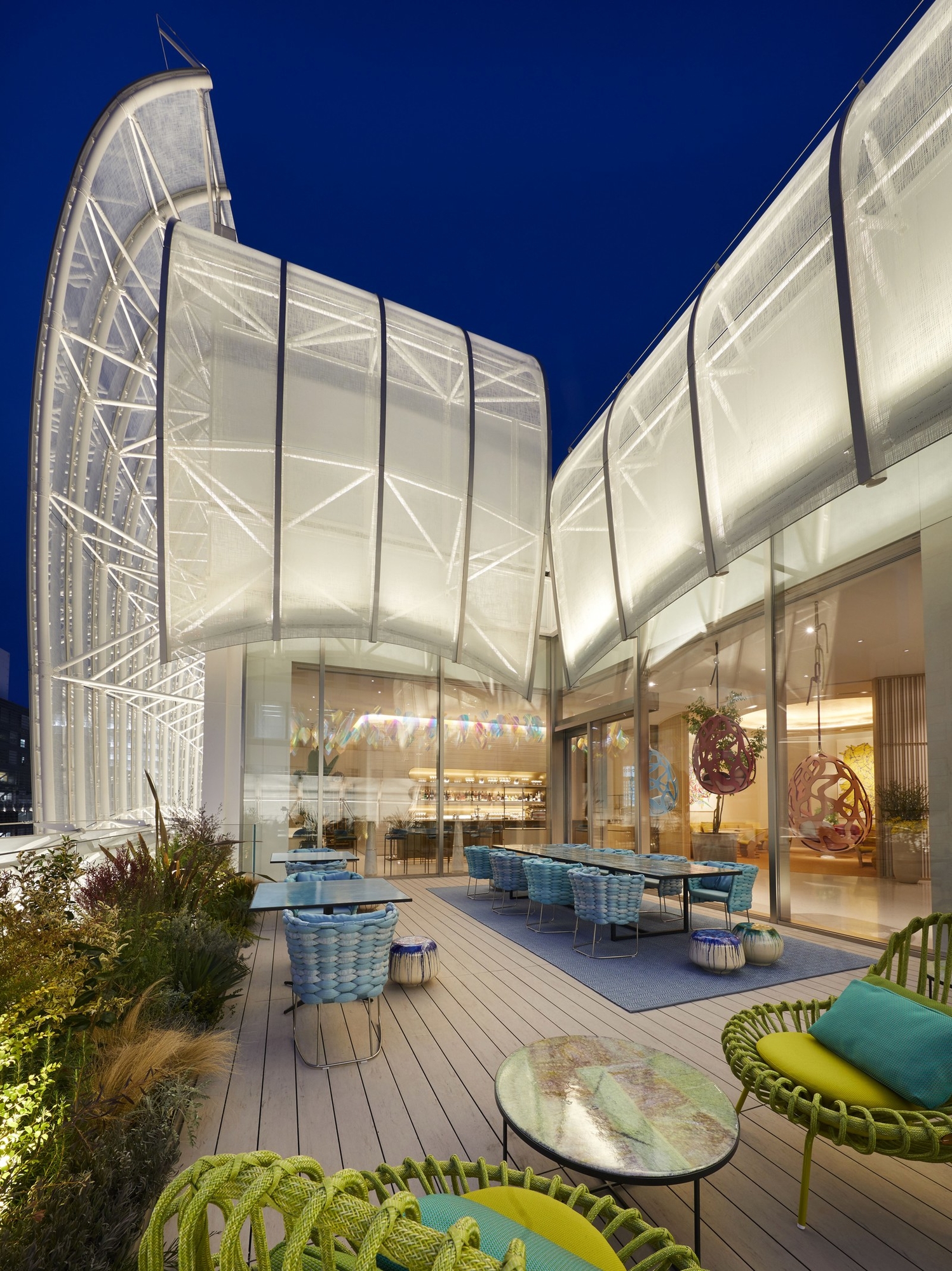 What do you think about the world's first Louis Vuitton restaurant? #f